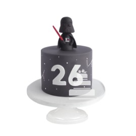 Darth Vader Cake, pastel para cumpleaños con figura comestible