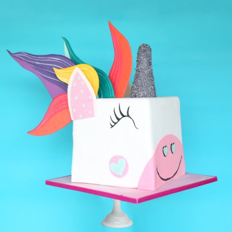 Unicorn Valentine´s Box, Pastel en forma de unicornio