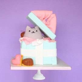 Meow Box Love, Pastel de Pusheen saliendo de caja para regal